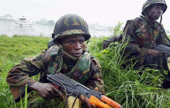 Soldados del Ejército de Nigeria parte de la fuerza de paz de la ONU en Liberia en 2003