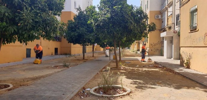 Ayuntamiento ejecuta una nueva fase del plan de mejora del hábitat urbano en Las Letanías y Antonio Machado