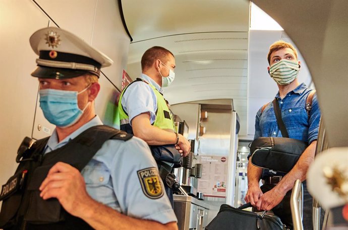 Alemania.- La Policía alemana investiga amenazas de bomba contra varias agencias