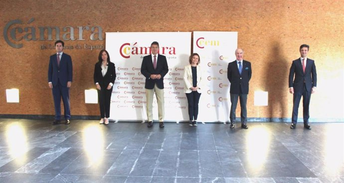 Rafael Catalá, en el centro, durante la presentación del Centro de Mediación