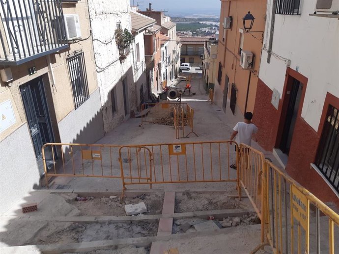 Ayuntamiento de Jaén tendrá listas a finales de agosto las obras de adecuación de la calle Cruz de la Magdalena
