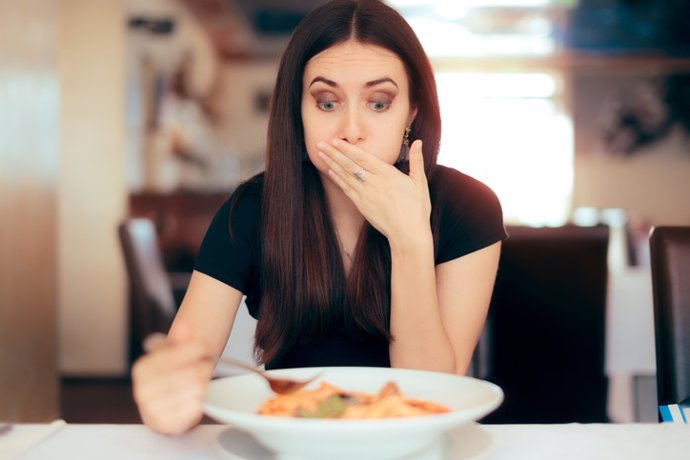 ¿Por qué nos puede sentar mal la comida?