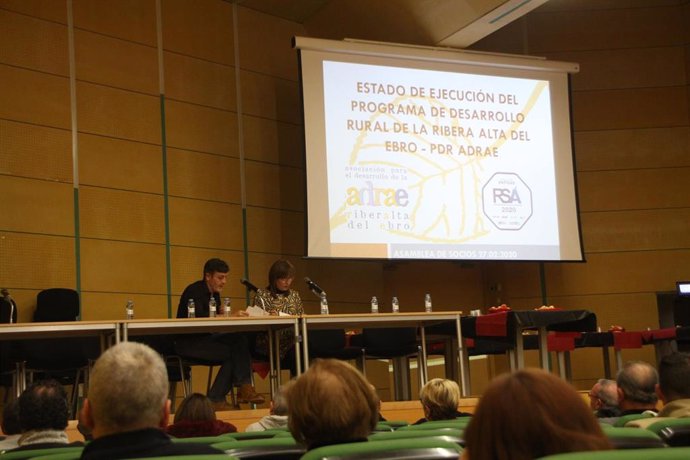 Sesión de la Asociación para el Desarrollo de la Ribera Alta del Ebro (ADRAE).