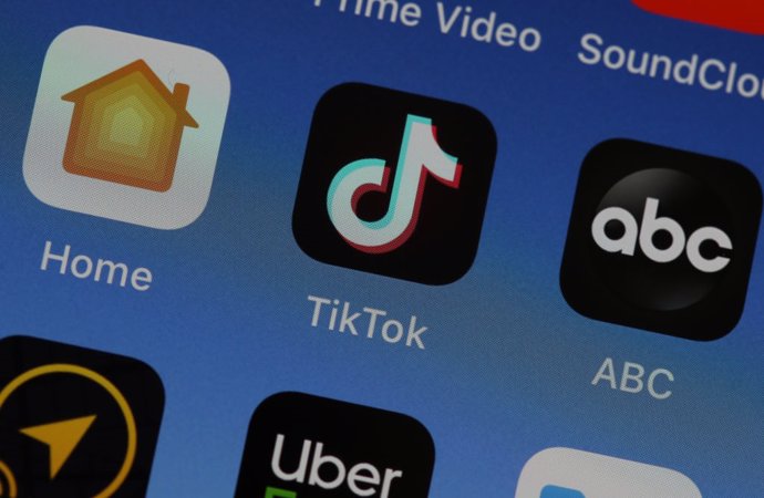 Twitter estudia combinarse con TikTok para evitar su veto en EEUU, según WSJ