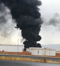 Gobierno C-LM activa el Plan de Emergencia Exterior tras el incendio declarado en Repsol Puertollano