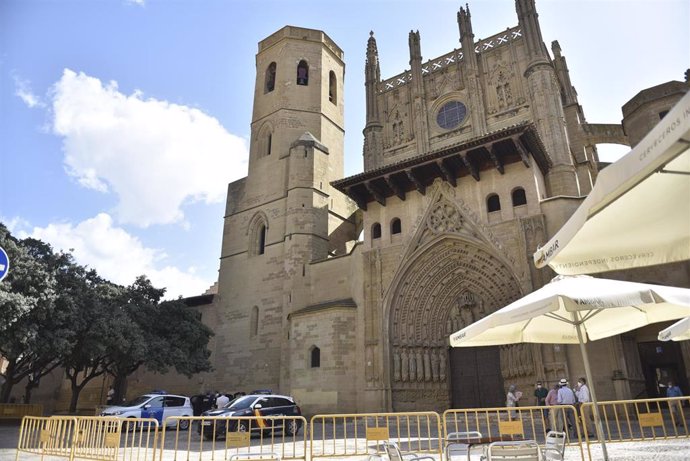 El ambiente de las calles de Huesca el día en que hubieran dado comienzo las fiestas patronales de San Lorenzo y que han tenido que ser suspendidas debido a la crisis sanitaria. En Huesca, a 9 de agosto de 2020.
