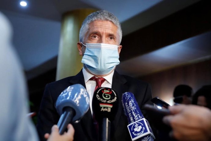El ministro del Interior, Fernando Grande-Marlaska, atiende a los medios en su tercera visita a Argelia