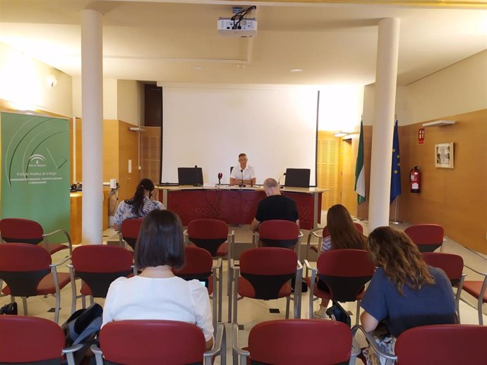 El delegado de Educación en Almería, Antonio Jiménez, en rueda de prensa