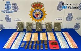 Droga, dinero en efectivo y artilugios para el tratamiento de la sustancia, incautados en el operativo.