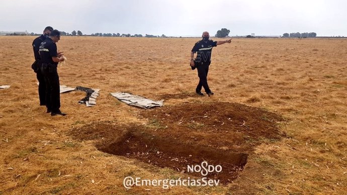 Sevilla.-Sucesos.-Hallados restos óseos en una excavación "con forma de fosa" en una parcela de Sevilla Este