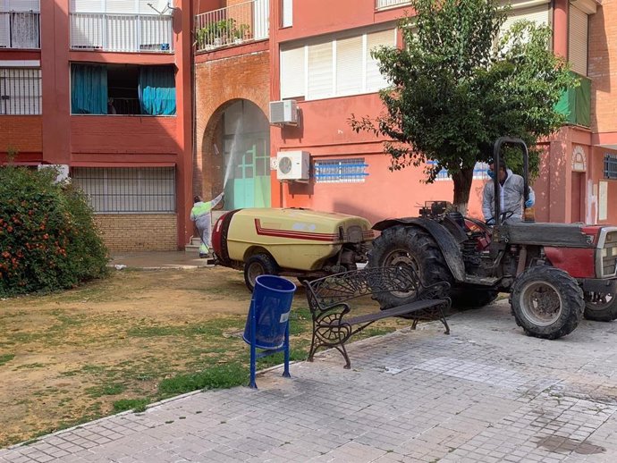 Desinfección extraordinaria en las calles para evitar la aparición del Covid