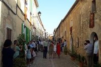 Los Reyes y sus hijas conocen en Petra el legado y la vida de Juníper Serra