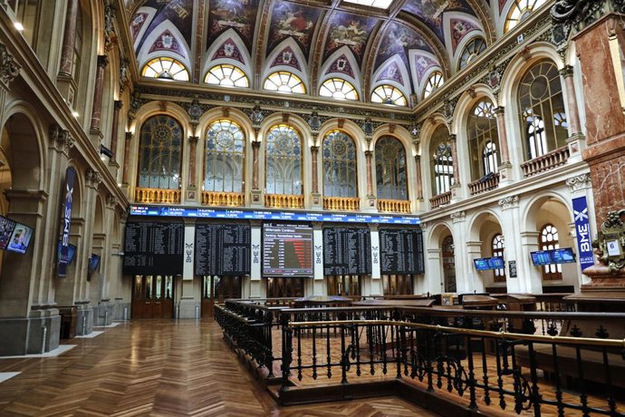 Interior del Palacio de la Bolsa, en Madrid (España)