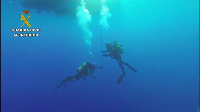 Los GEAS buscan el cuerpo del submarinista fallecido en Andratx este domingo.