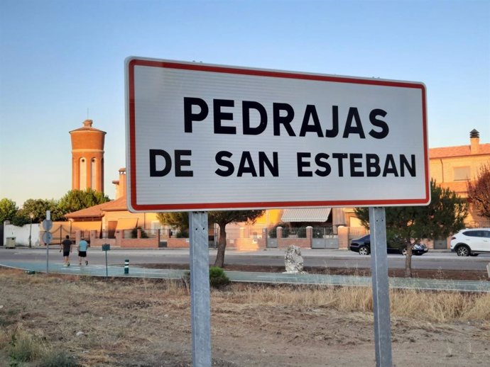 Entrada al municipio vallisoletano de Pedrajas.