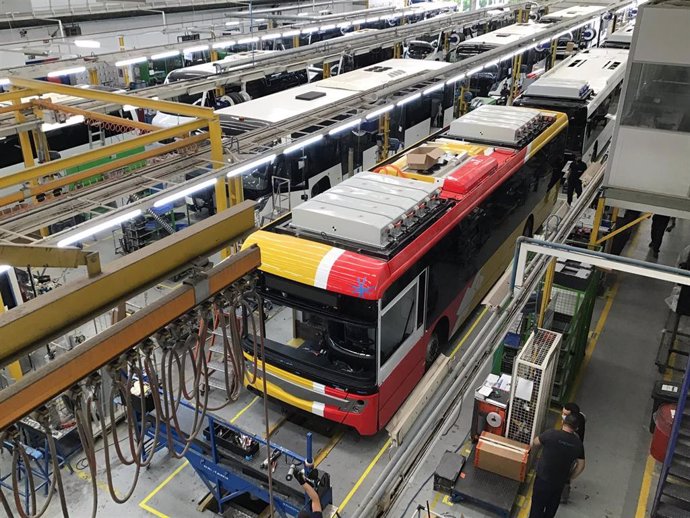 Fabricación de los nuevos buses eléctricos de la TIB.