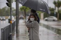 El 112 gestiona 161 avisos por las tormentas con 30 intervenciones de bomberos por balsas de agua y retirada de ramas