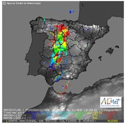 Más de 15.000 rayos caen en las últimas 24 horas en España.