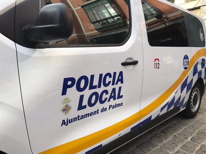 Un vehículo de la Policía Local de Palma.