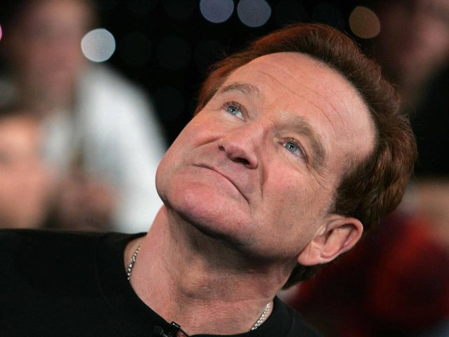 MTV TRL With Robin Williams & JoJo    NEW YORK - APRIL 27:  (US TABLOIDS OUT) Actor Robin Williams appears onstage during MTV's Total Request Live at the MTV Times Square Studios on April 27, 2006 in New York City.  (Photo by Peter Kramer/Getty Images)