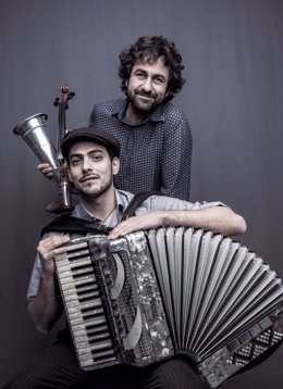 Diego Galaz y Jorge Arribas forma el grupo Fetén Fetén.