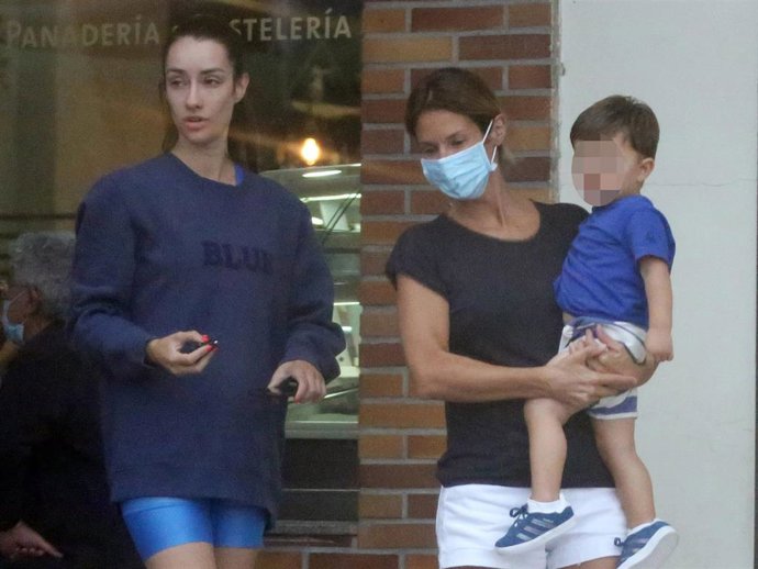 Adara Molinero, Elena Rodríguez y el pequeño Martín de paseo por la capital