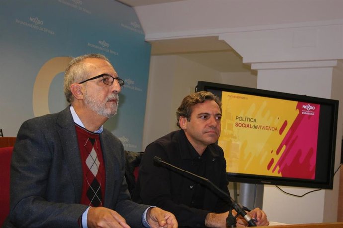 Juan Manuel Flores y Felipe Castro, en rueda de prensa