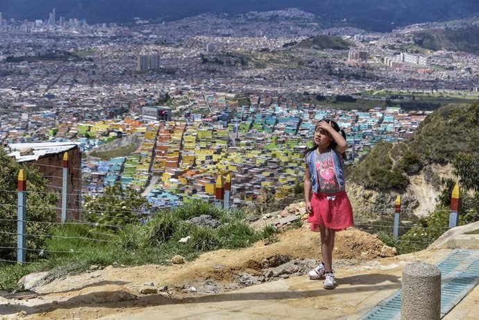 Una niña cerca de Bogotá, Colombia