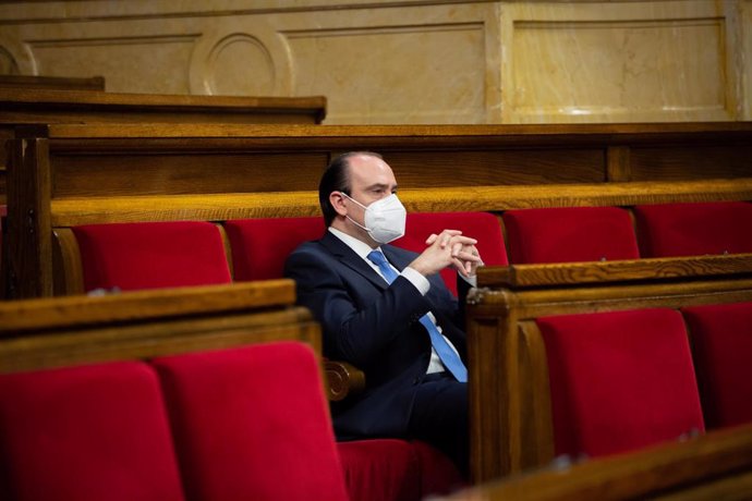 El diputado autonómico del Partido Popular Daniel Serrano, en su escaño del Parlament de Catalunya. Foto de archivo