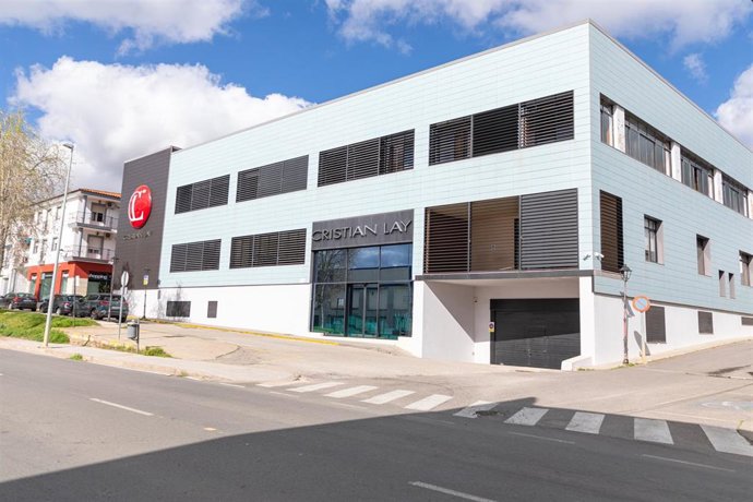Exterior de la sede de Cristian Lay en Jerez de los Caballeros.
