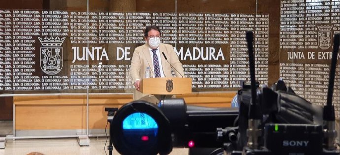 El vicepresidente de la Junta y consejero de Sanidad, José María Vergeles