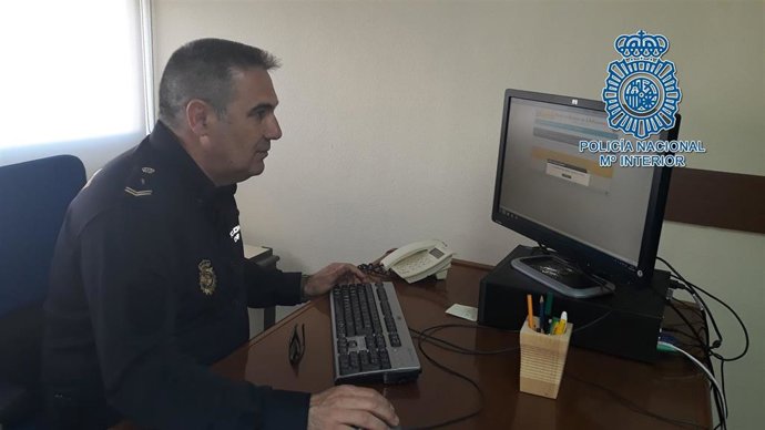 Agentes de Policía Nacional en Andalucía Occidental se forman sobre la aplicación VeriPol que detecta denuncias falsas