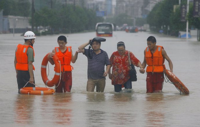 China.-Las inundaciones provocadas por las fuertes lluvias dejan más de 200 muer