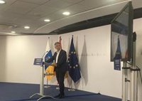 Canarias restringe el ocio nocturno, impone la mascarilla obligatoria y prohíbe fumar en la calle