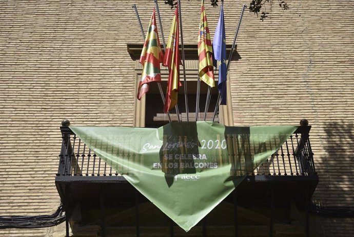 Balcón del Ayuntamiento de Huesca.