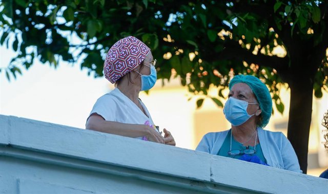 Sanitarios del Hospital Virgen del Rocío.