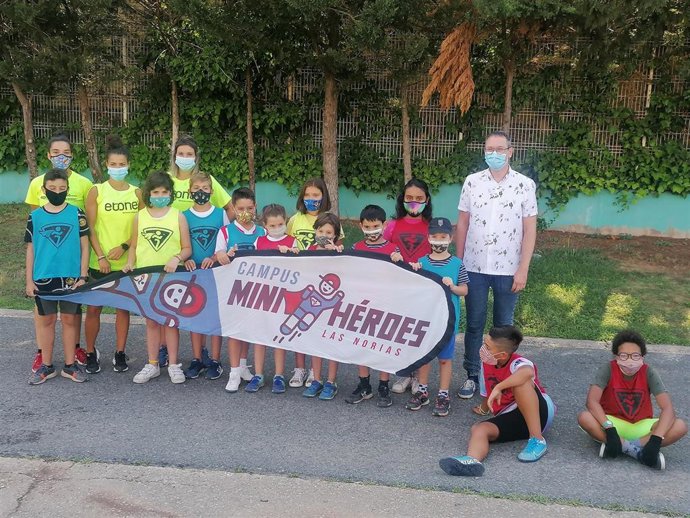 Campamento urbano en Pradoviejo visitado por Antoñanzas