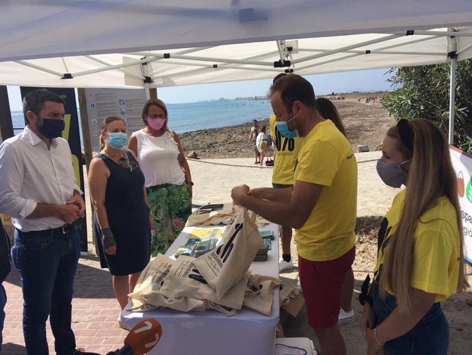 La Comunidad lanza la campaña 'Cero Plásticos en Espacios Naturales' en Parques de las Salinas de San Pedro y Calblanque