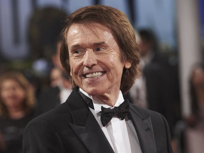 Spanish singer and actor Raphael attends the "Mi Gran Noche" premiere at the Kursaal Palace during 63rd San Sebastian International Film Festival on September 20, 2015 in San Sebastian, Spain.