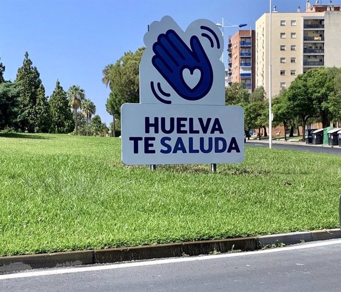 Valla promocional de la campaña 'Huelva te Saluda'.