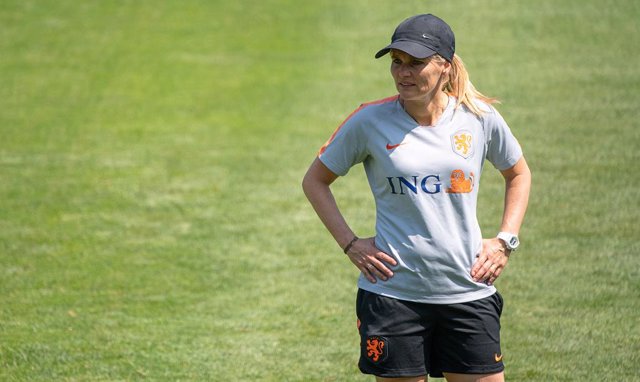 Fútbol.- La neerlandesa Sarina Wiegman sustituirá a Phil Neville en la selección