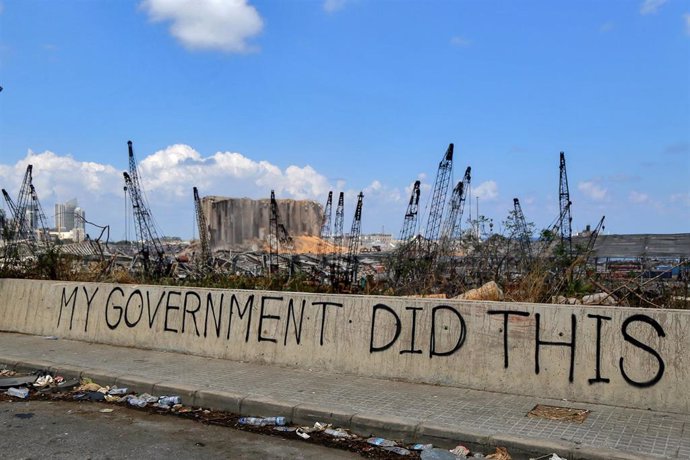 Una pintada responsabilizando al Gobierno de Líbano de la explosión en el puerto de Beirut