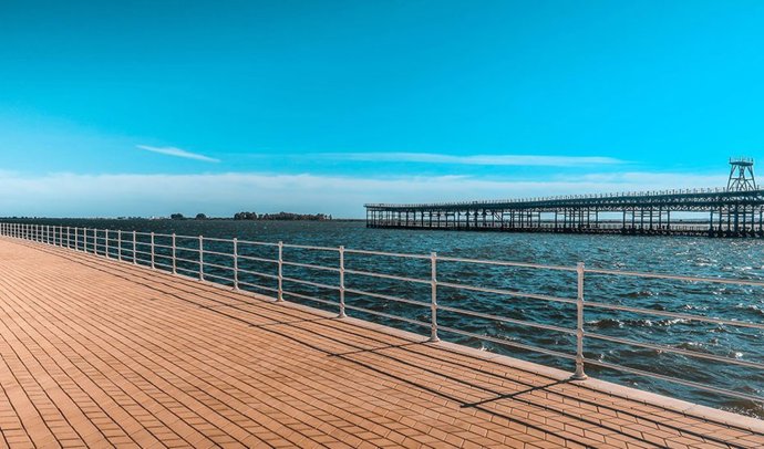 Cuatro jóvenes heridos en un accidente en la capital