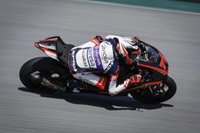 Arenas afianza con victoria su liderato en Moto3 y Martín se estrena en Moto2