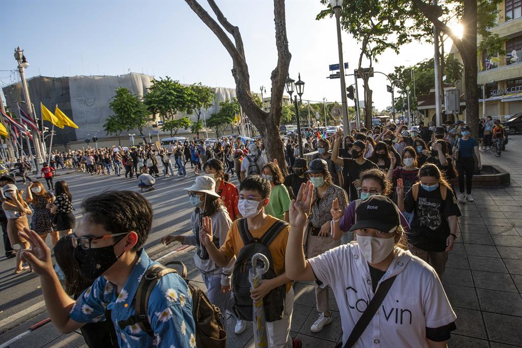 Tailandia.- Manifestantes a favor de la monarquía 