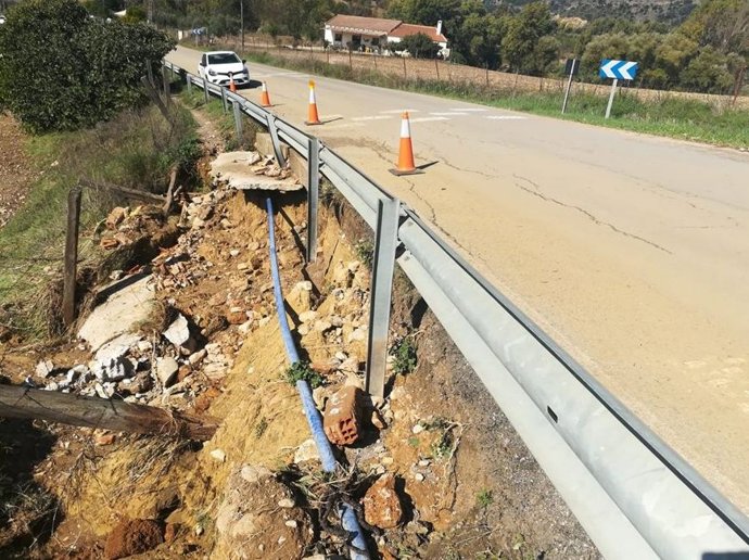Carretera MA 7401 de la provincia de Málaga que sufrió daños por temporales
