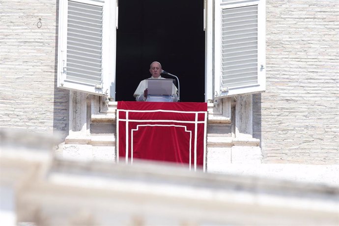 15 August 2020, Vatican, Vatican City: Pope Francis delivers the Angelus prayer from his window overlooking St. Peter's Square at the Vatican. Photo: Evandro Inetti/ZUMA Wire/dpa