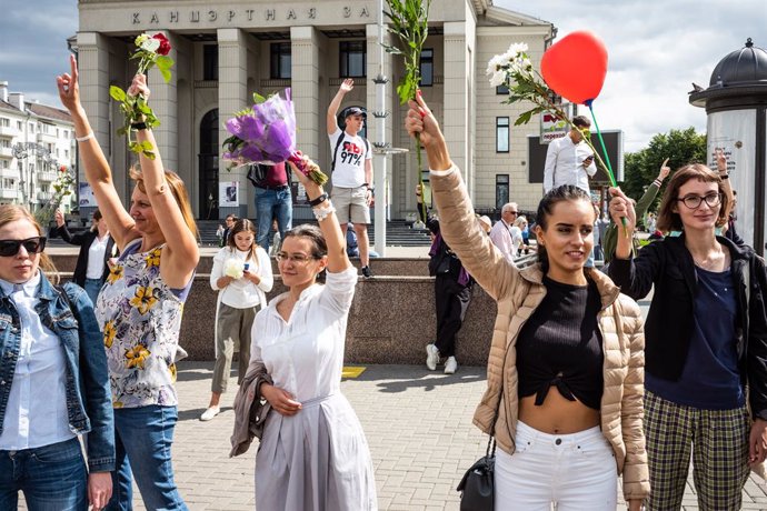Bielorrusia.- Cientos de personas rinden homenaje en la ciudad bielorrusa de Gom