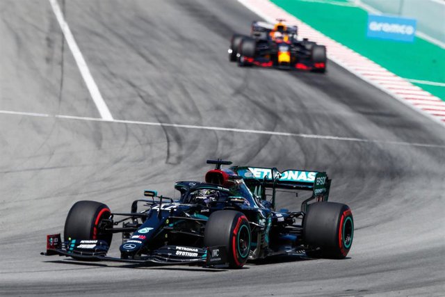 Hamilton por delante de Verstappen en el Gran Premio de España 2020