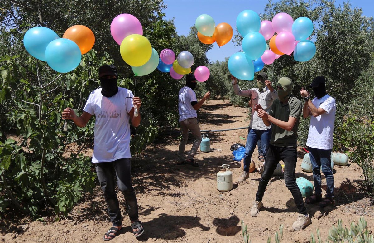 Israel Ataca Nuevamente Objetivos De Hamás En Gaza Tras El Lanzamiento De Globos Incendiarios 0286